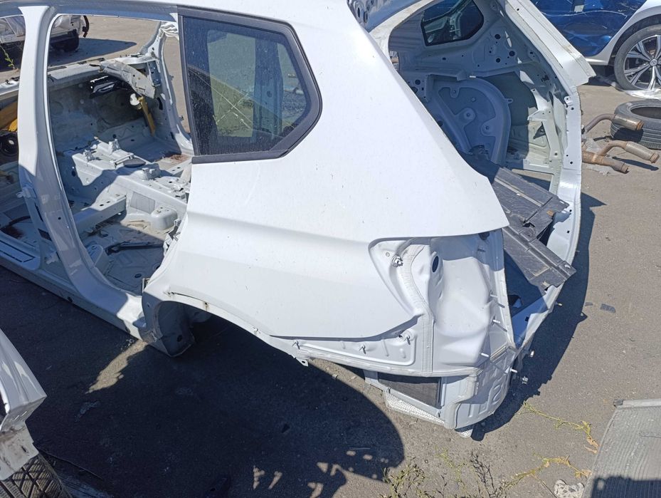 Четверть кузова задня крило (КОЛІР УТОЧНЮЙТЕ) BMW X3 F25 БМВ Ф25 11-17 крыло заднее левое фільонка филенка лонжерон криша стакан