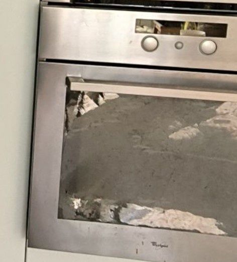 Forno Whirlpool a funcionar mas com vidro quebrado