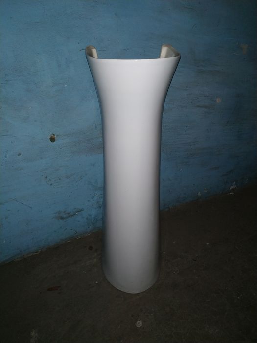 2 Ножки под умывальник,тюльпан