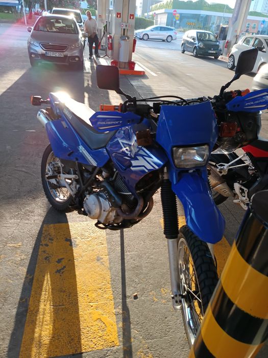 Mota XT 600 E cor azul