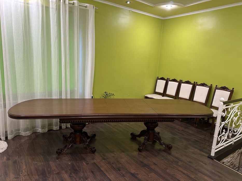 ПРОДАМ  СТІЛ + 8 стільців