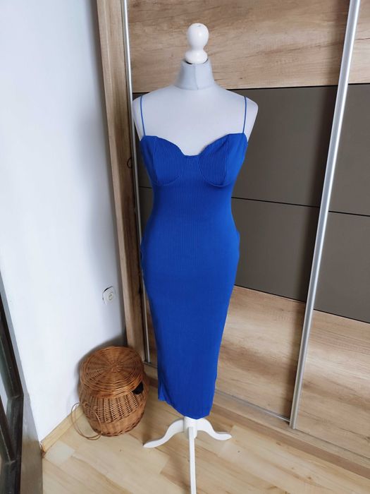 Prążkowana kobieca sukienka r. 38/40