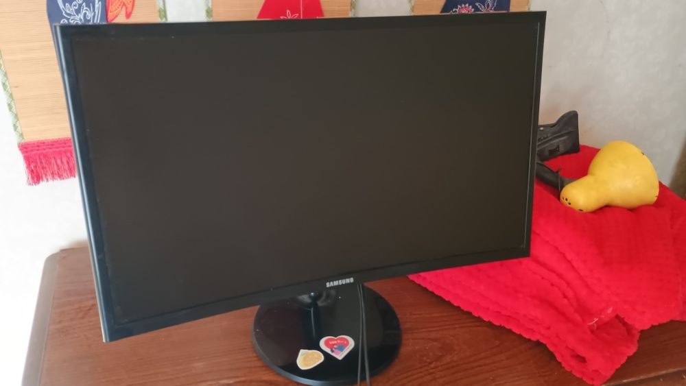 Монітор Samsung C24390FHI