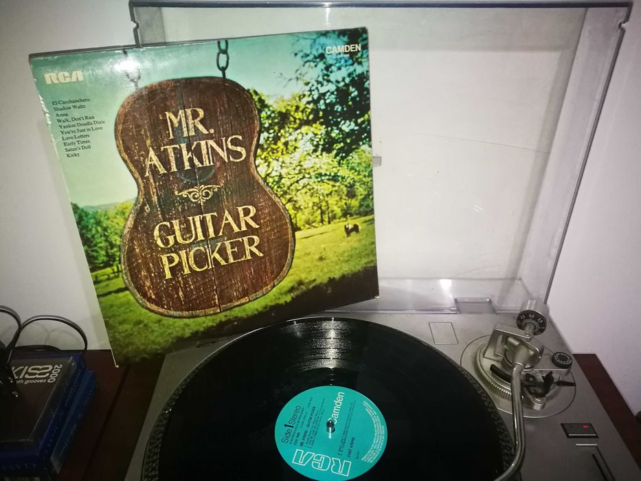 CHET   ATKINS - Mr Atkins-Guitar Picker (EDIÇÃO INGLESA - 1971) LP