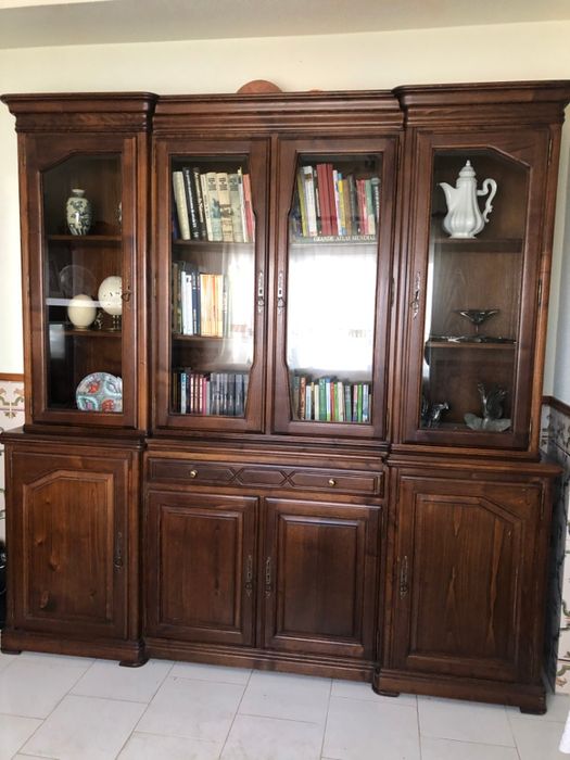 Vendo Livreiro em bom estado.