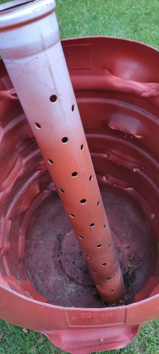 Beczka do uprawy truskawek