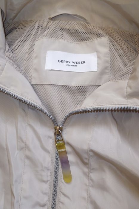 Вітровка жіноча нова