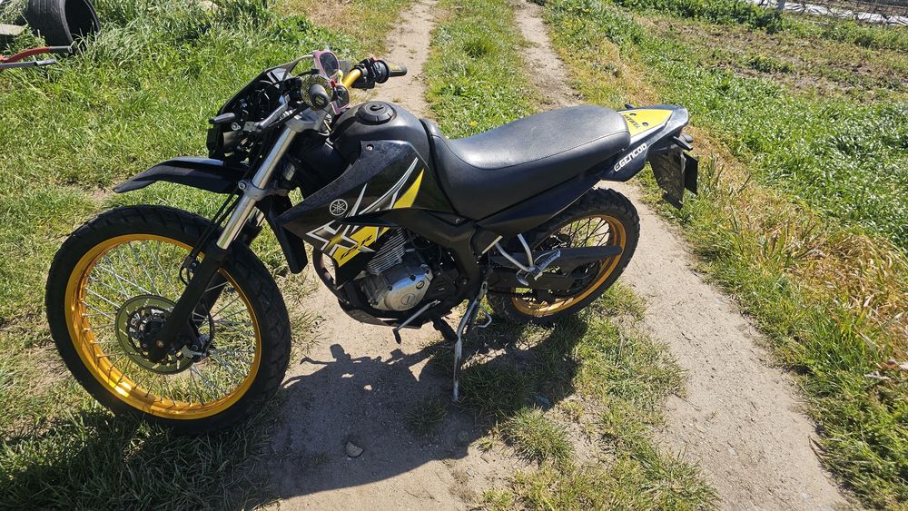 Yamaha xt125r 2011