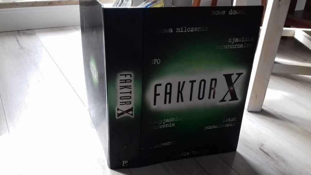 FAKTOR X . ARCHIWUM NIEWYJAŚNIONYCH zjawisk i wydarzeń.16 części