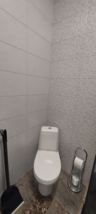 Продається трикімнатна квартира " СТАЛІНКА " в центрі м.Васильків