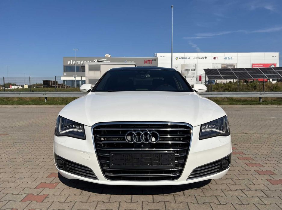 У продажі авто з ЄС Audi A8 4.0 TFSI L Кваттро 2012 року