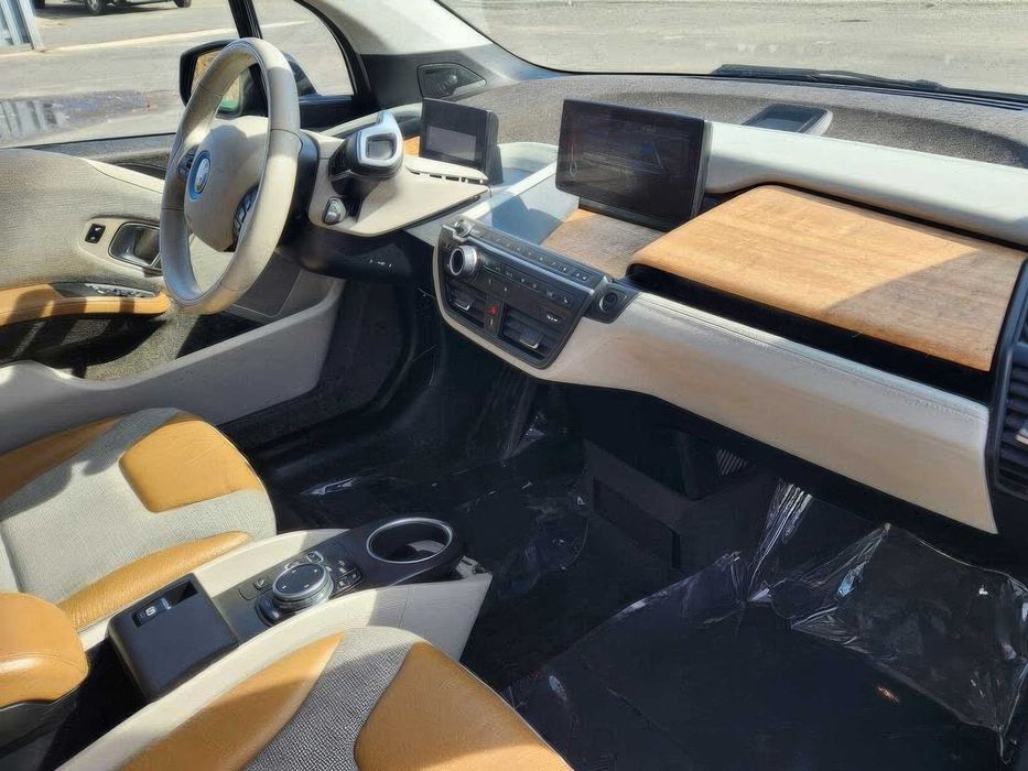 BMW i3 0.7      2015