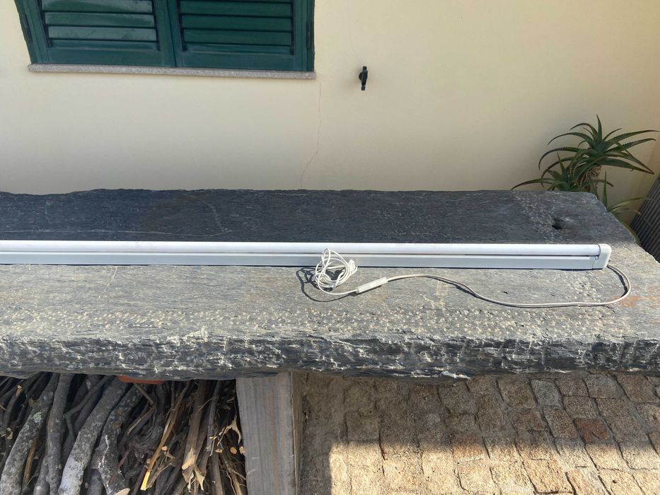 Lâmpada de 1,5 m com armadura