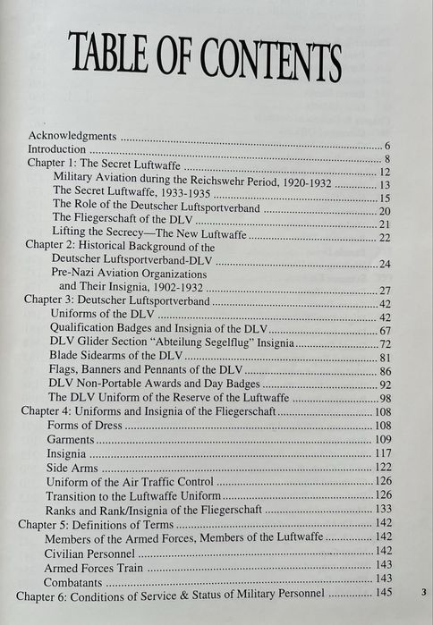Ksiażka Die Luftwaffe: Uniforms & Traditions