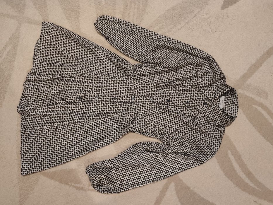 Elegancka sukienka gumka w pasie i na rękawach XS Reserved