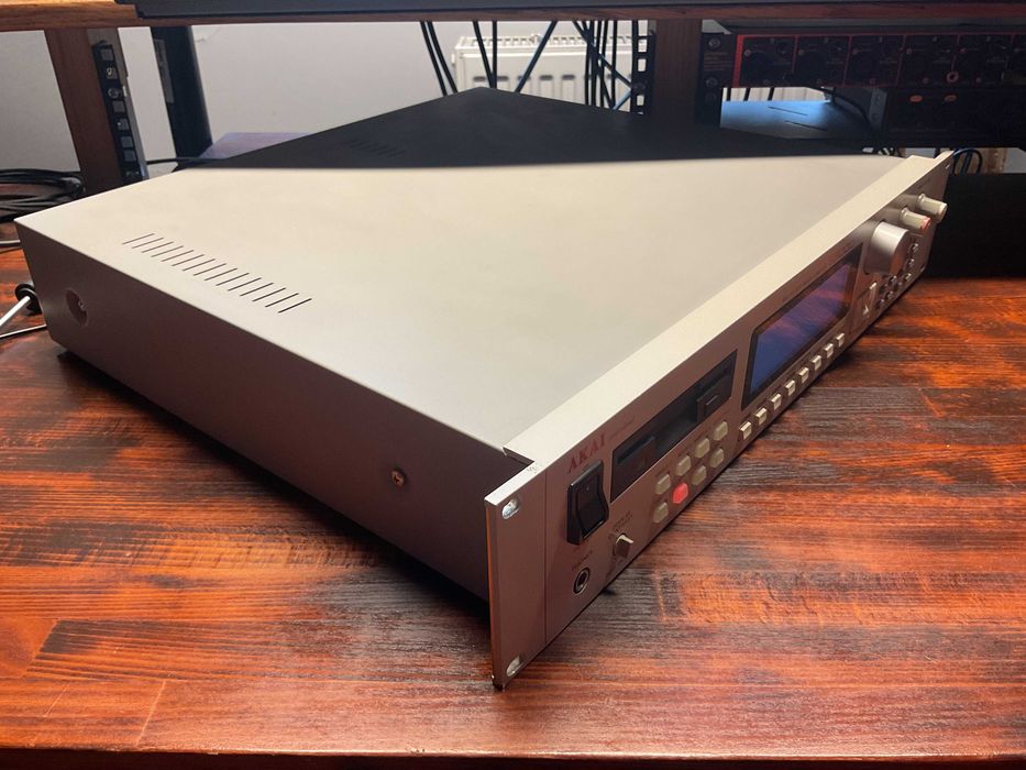 Sampler Akai S3000XL + karta IB-208P / sprawny /  serwisowany