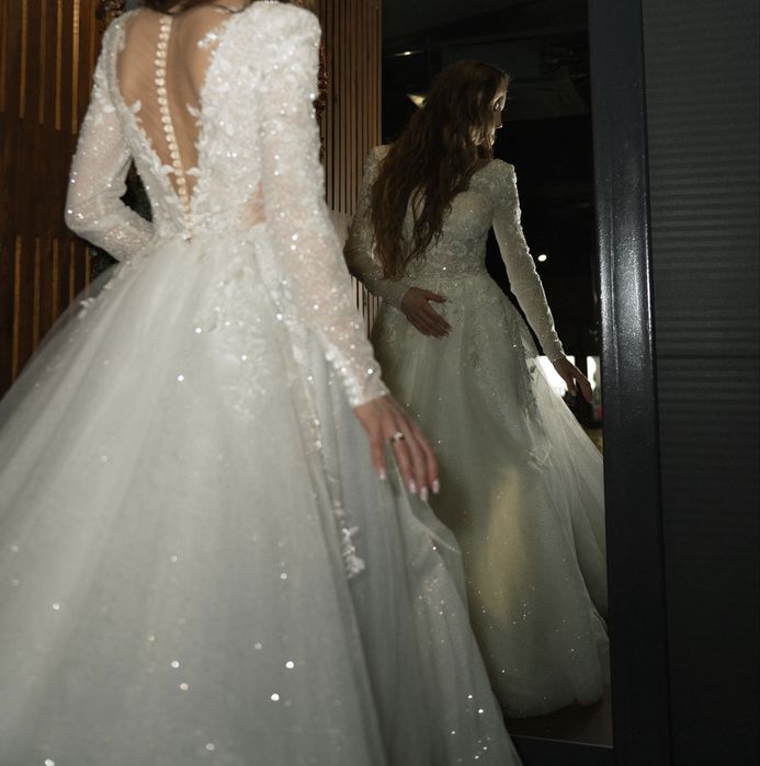 Весільна сукня Armonia зі шлейфом