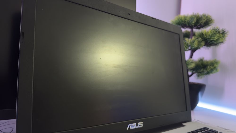 Laptop Asus Bardzo ladny !