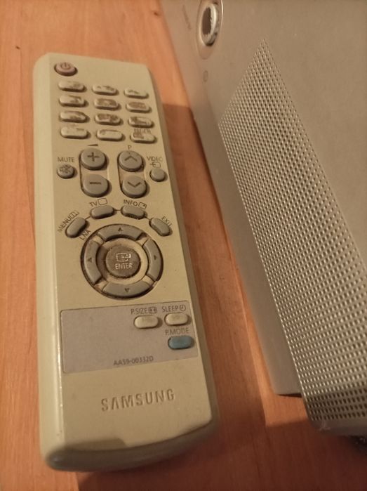 Продам телевизор Самсунг б/у