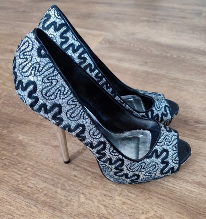 Buty damskie szpilki