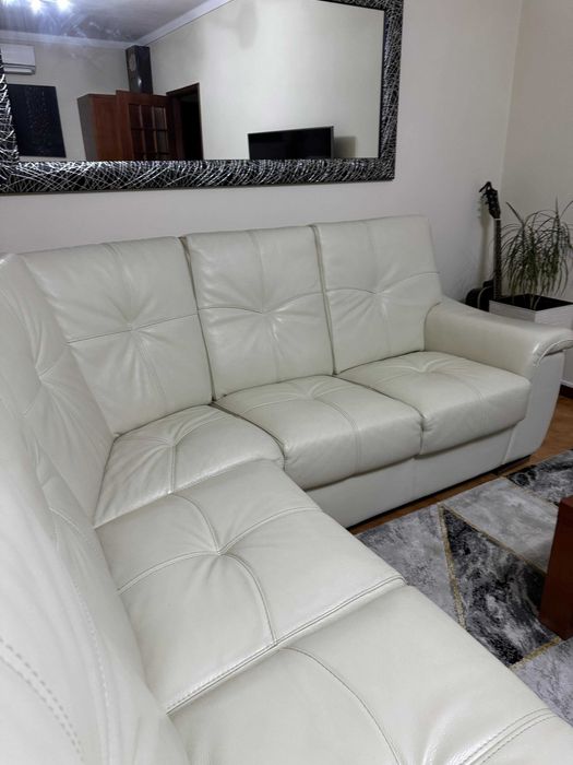 Sofá em Pele branco