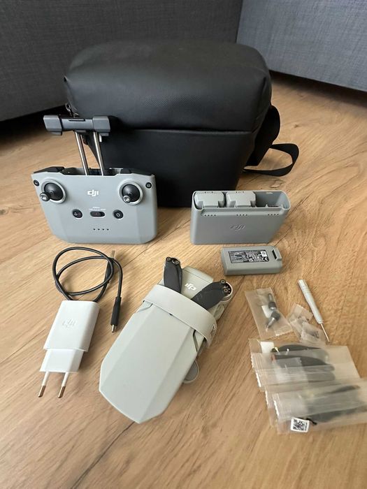 Drone DJI Mini 2 - Fly More Combo