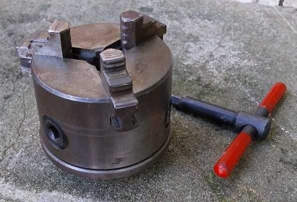 Pinça de torno com 80mm e 3 garras