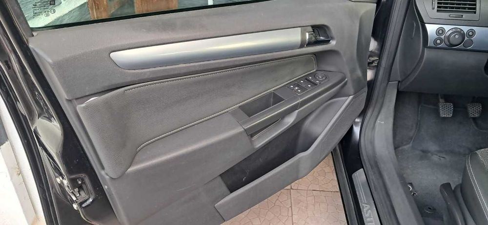 Opel Astra Caravan 1.7 CDTi Cosmo Plus ecoFlex