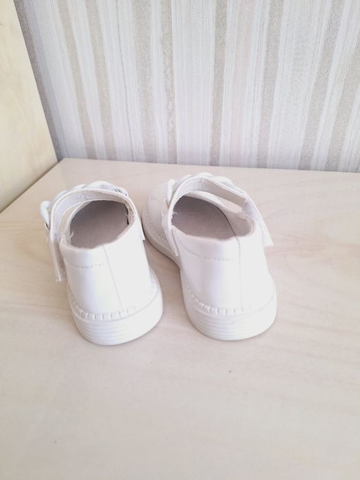 Білі туфлі 22   розміру