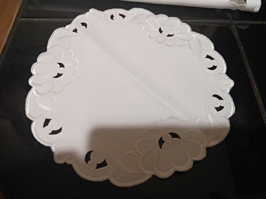 Винтажные салфетки на стол  2 шт Набор Раннер и круглая