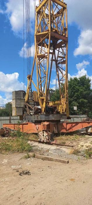 продаж баштового крану