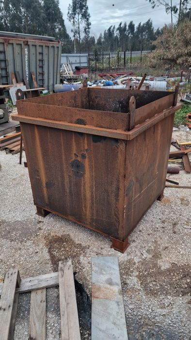 Contentores em ferro forte para serralharias  palotes