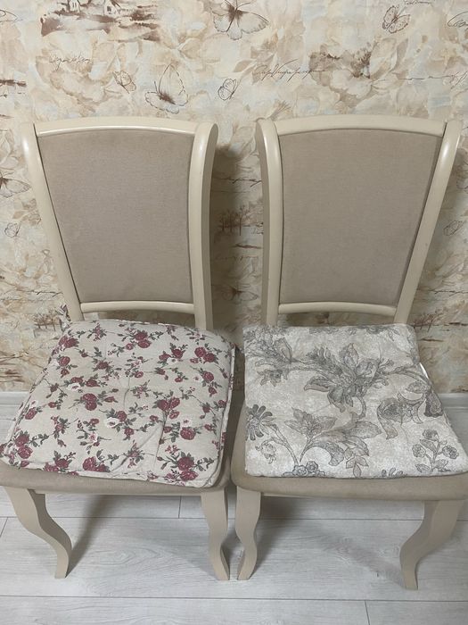 Стул деревянный с мягкой спинкой