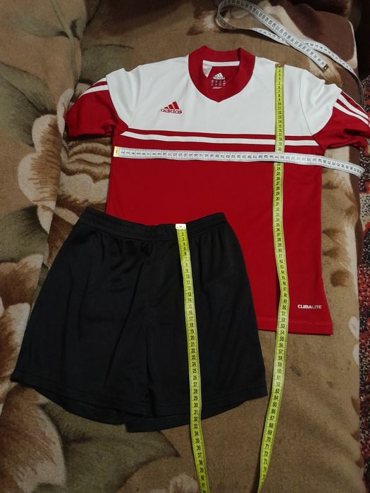 Продам костюми- форму  хлопчикам.