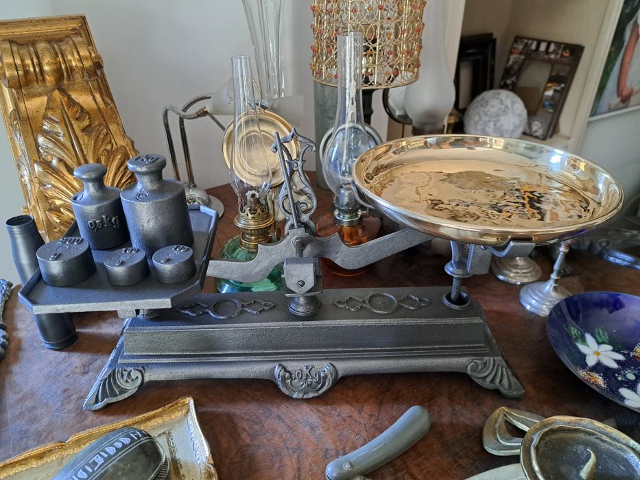 Waga stara żeliwna z ciężarkami