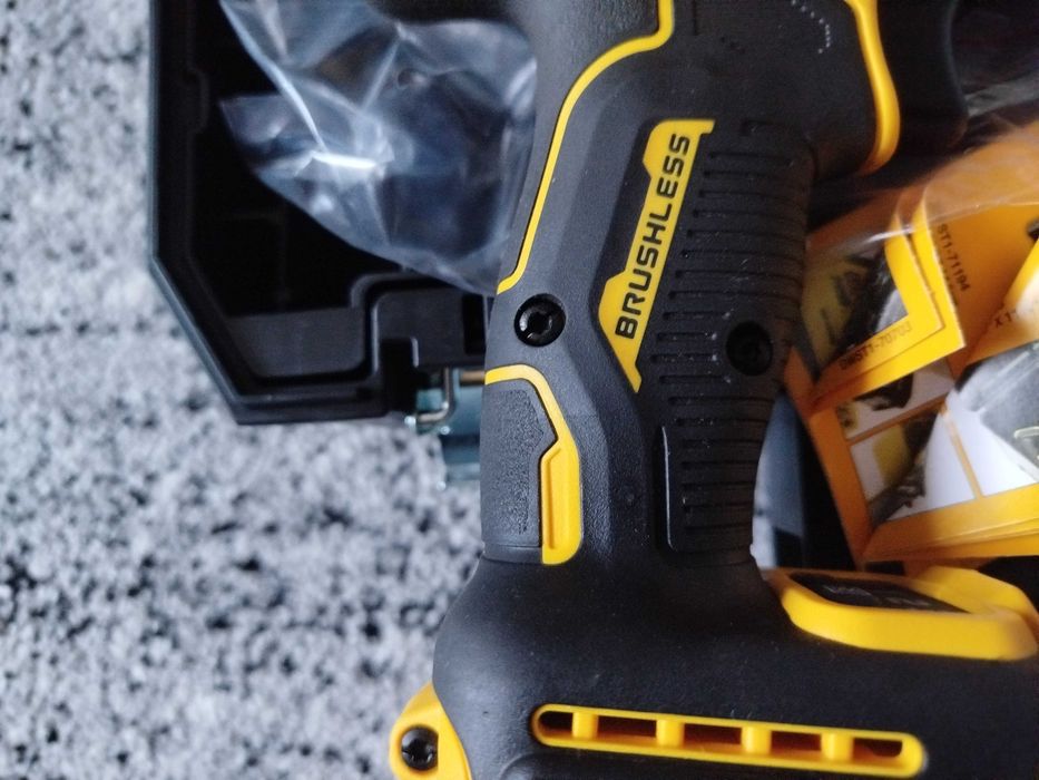 Klucz udarowy Dewalt dcf891nt/nowy