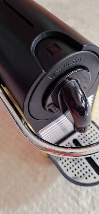 Máquina de café Nespresso Pixie.