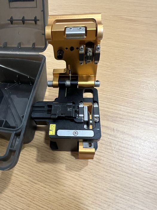 Máquina de corte  fibra ótica V7