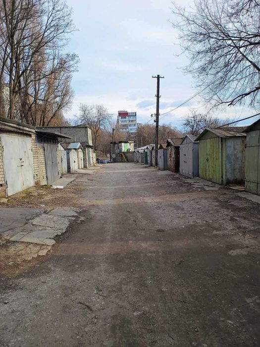 Срочно! Сдам металлический гараж Тополь 1 дом 3 Джинчарадзе (мойка) можно использовать как склад