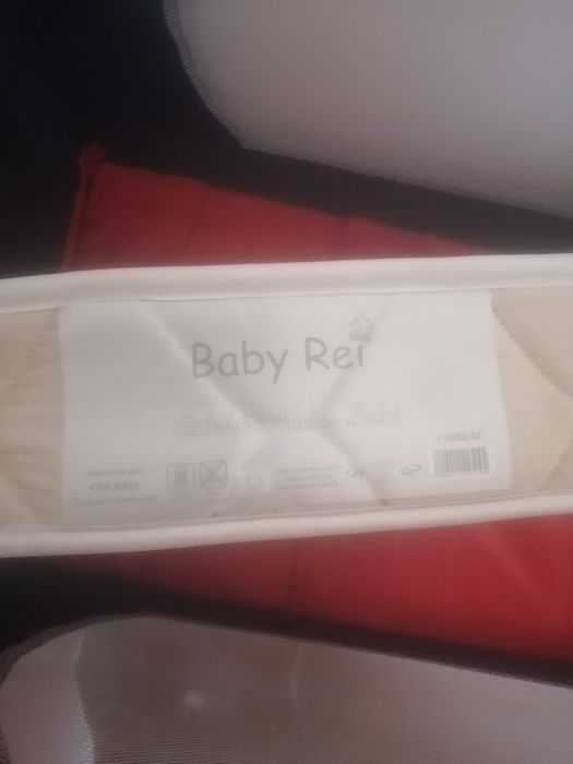 Cama bebé portátil com colchão incluído