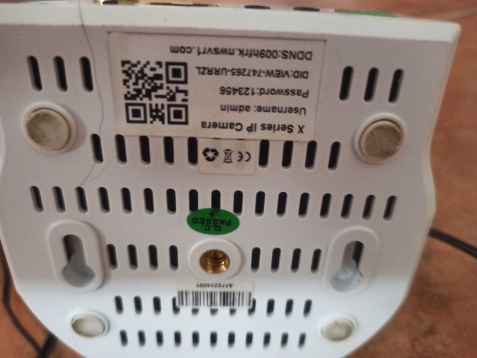 Duas camaras de vigilançia usadas