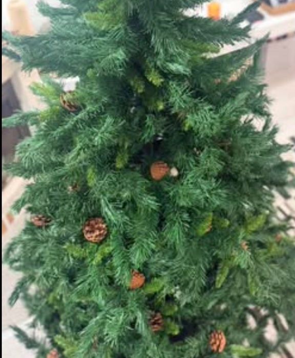 Árvore de Natal 210cm com pinhas