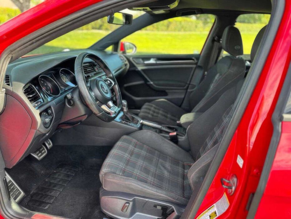 Volkswagen Golf      2015