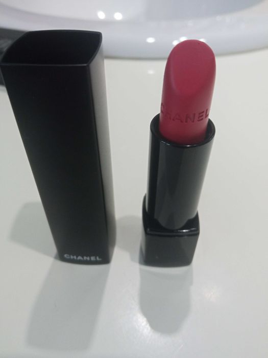 Chanel szminka Rouge Allure Intense nr 102