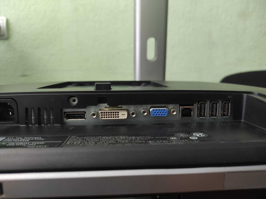 Монитор 23" Dell P2314Ht