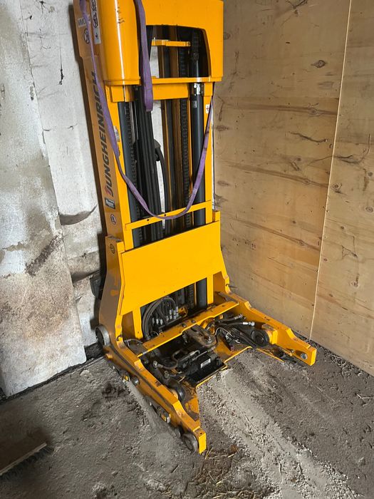 Sprzedam maszt firmy Junghenrich 4,25 m , 2,5 T