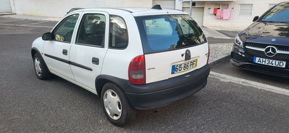 Opel corsa b ano 2000