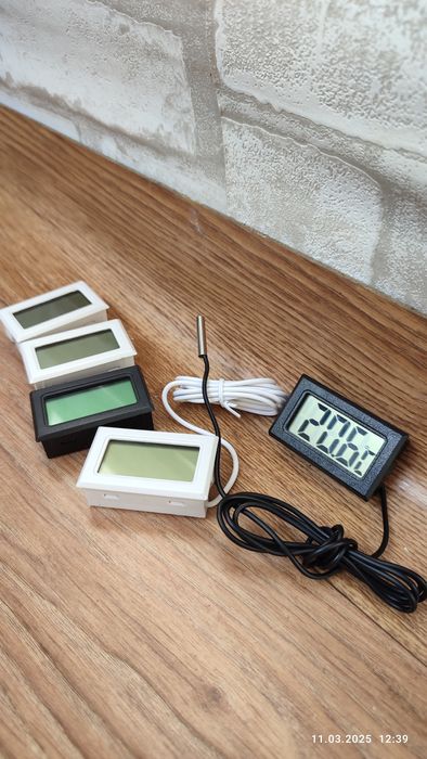 Цифровий термометр, гігрометр (вологомір).