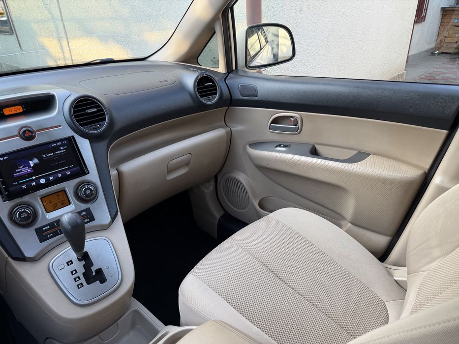 Продам Kia Carens 2009 год 2.0 Бензин Автомат