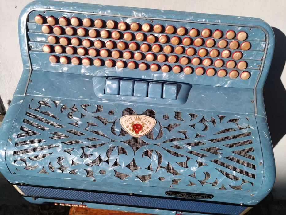 Баян-акордеон італійський